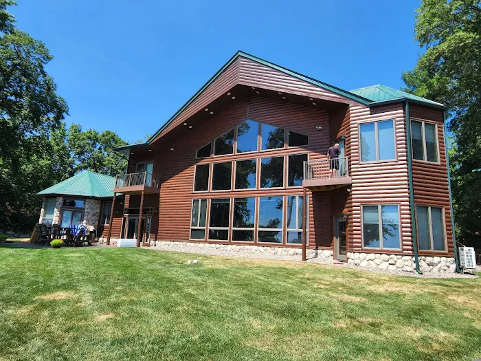 Muskie lodge Picture 2