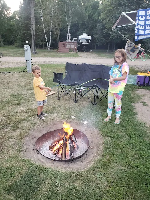 Pete's Retreat Family Campground Picture 6