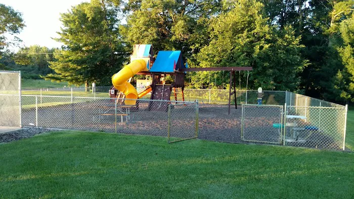 Pete's Retreat Family Campground Picture 4