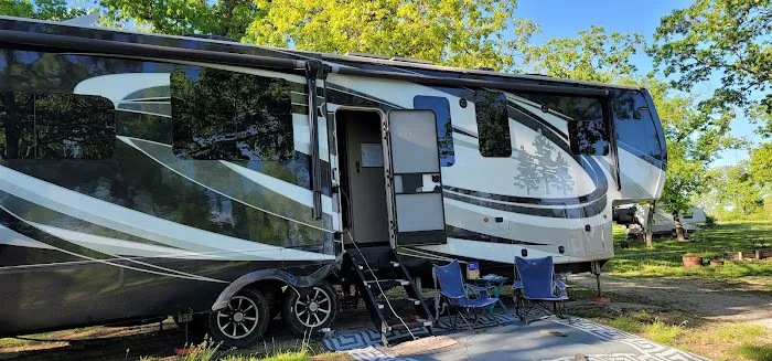 Lake View RV Park & Camp Picture 8