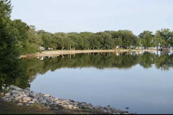 Schreier's On Shetek Campground Picture 9