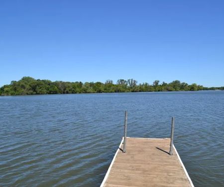 Sundquist Park at West Lake Sarah