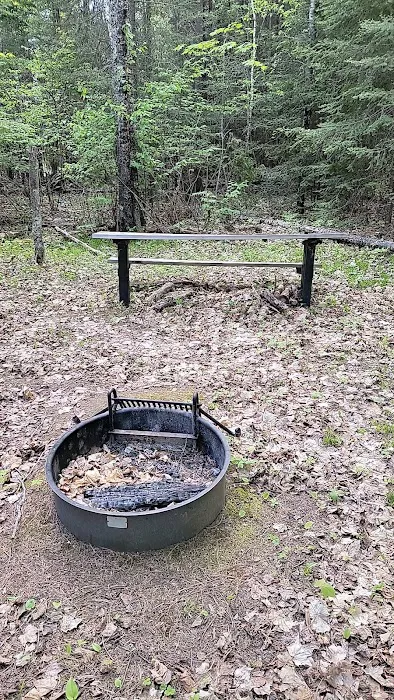 Island lake campsite Picture 2
