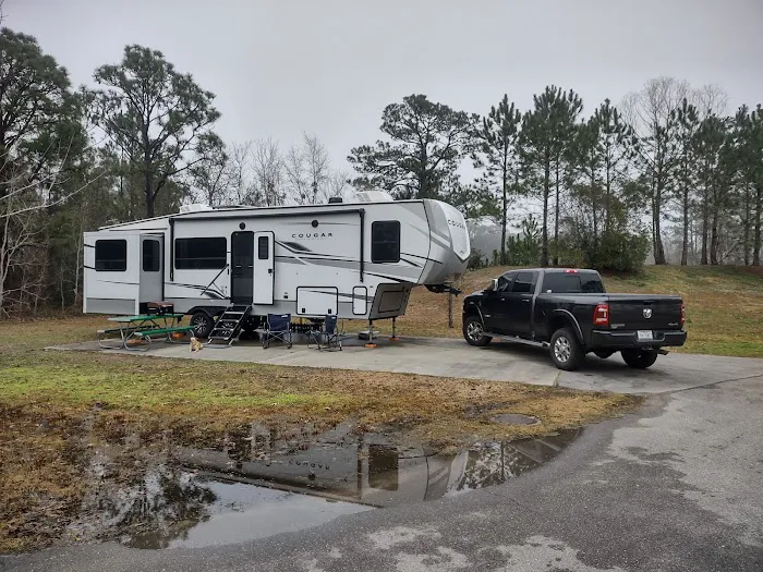 Shields RV FamCamp Picture 1