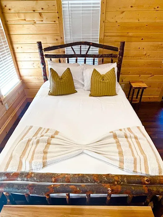 Hidden Acres Cabin Rental Picture 3