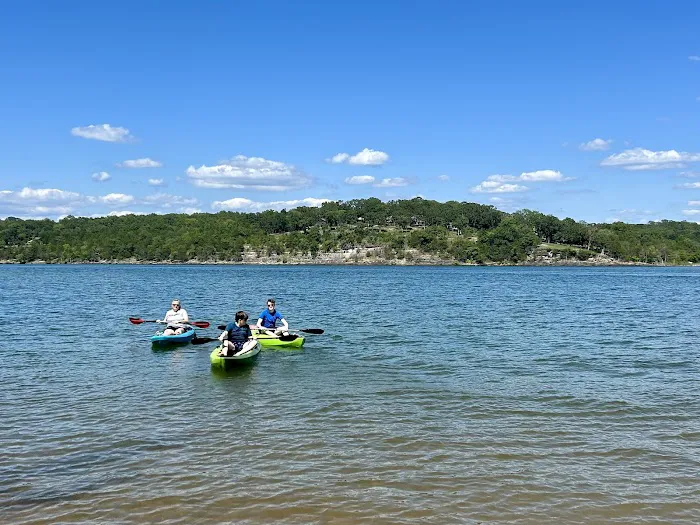 Sassafrass Silo Treehouse on Table Rock Lake Picture 5