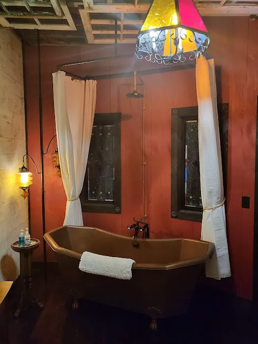 Sassafrass Silo Treehouse on Table Rock Lake Picture 3