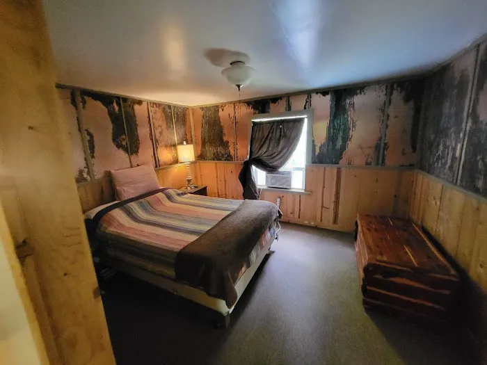 Buffalo Homesteader's Cabin Picture 3