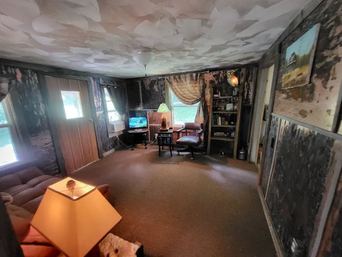 Buffalo Homesteader's Cabin Picture 5