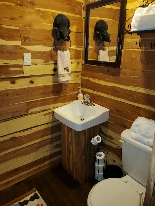 The Colonel’s Cabin Picture 3