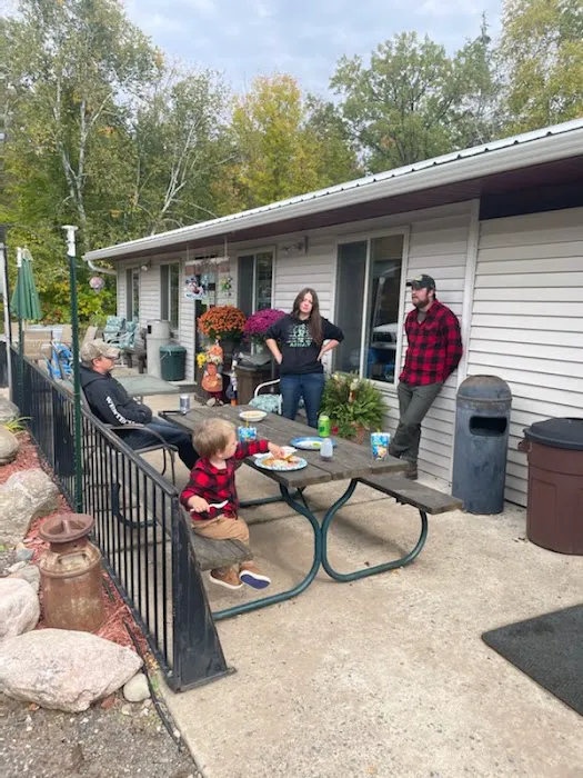 Hidden Meadows Campground Bar and Grill on Blind Lake. Picture 5