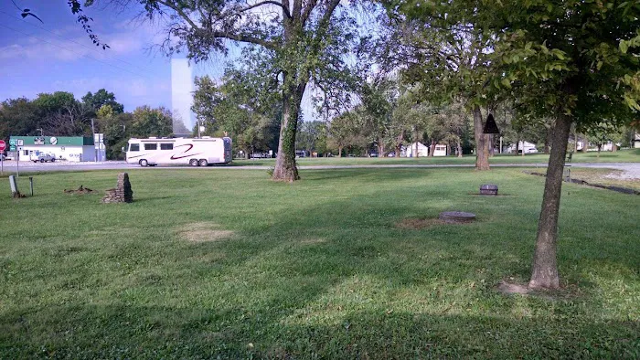 Show-Me Rest Rv Park Picture 4