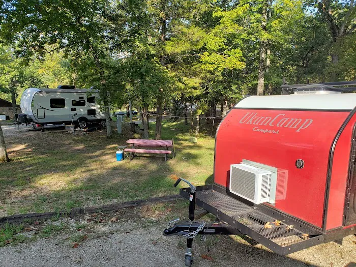 Holiday Island Camp Ground Picture 3