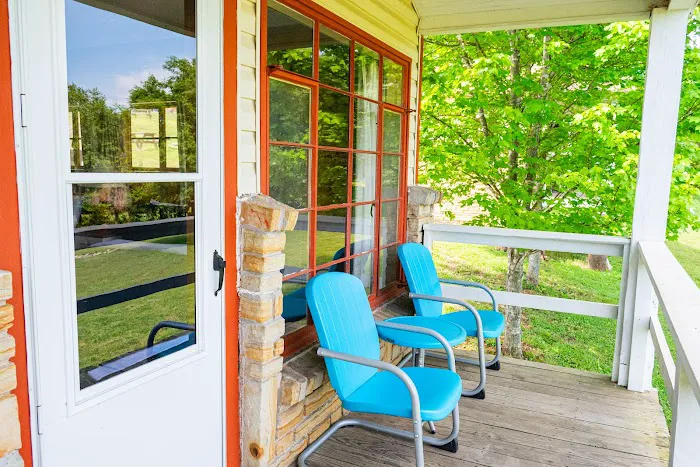 Riverview Resort - Cabin Rental #6 Picture 5