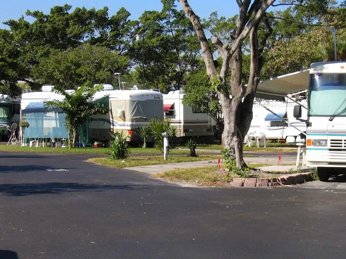 Paradise Island RV Resort Picture 3