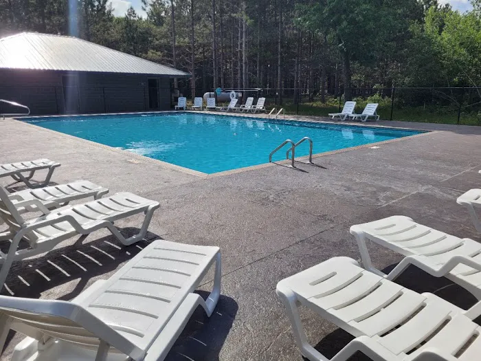 Hardy's Lake in the Woods RV Resort Picture 8