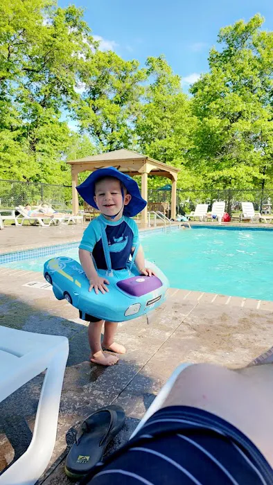 Hardy's Lake in the Woods RV Resort Picture 7