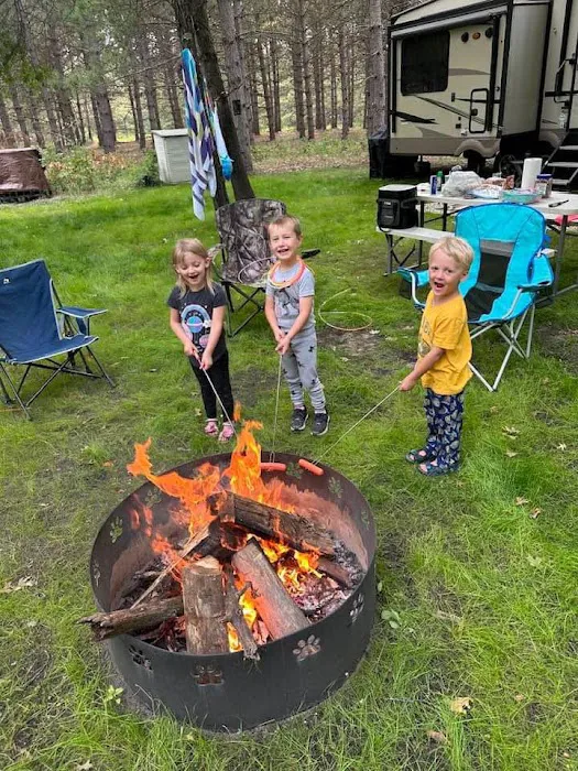 Hardy's Lake in the Woods RV Resort Picture 1