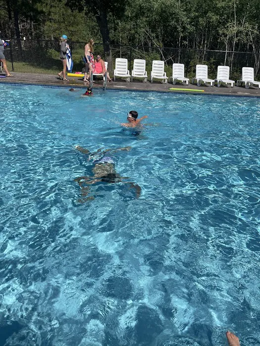 Hardy's Lake in the Woods RV Resort Picture 3