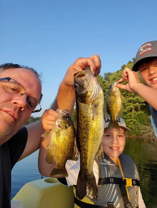 Hardy's Lake in the Woods RV Resort Picture 4