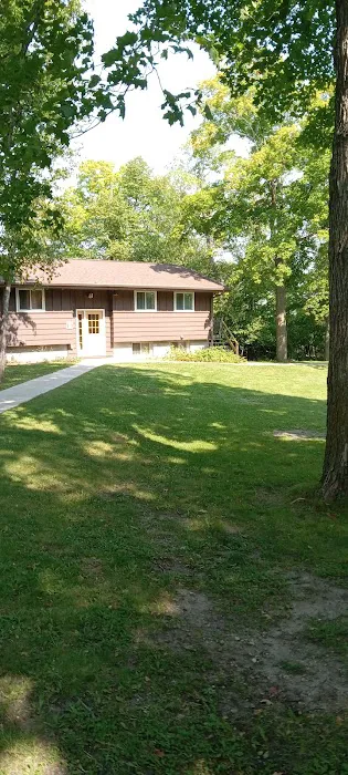 Hidden Lake Modern Group Center Picture 4