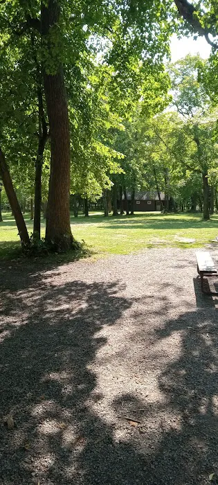 Hidden Lake Modern Group Center Picture 1