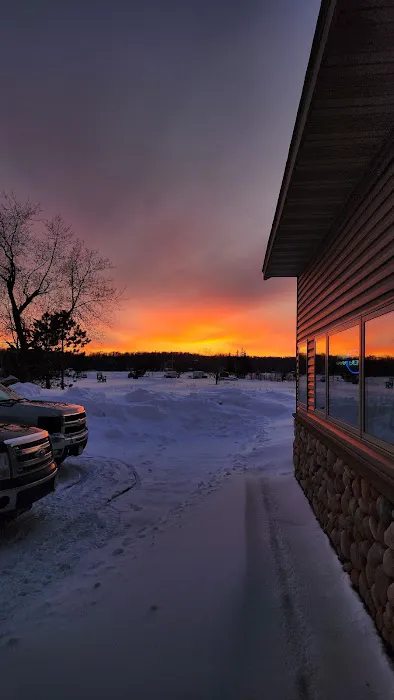 Lounge On Big Lake Shores Picture 6