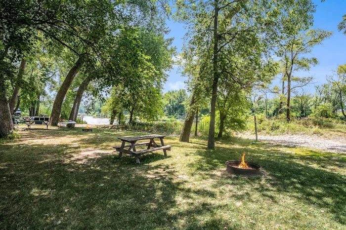 Elkhorn Shores Picture 7