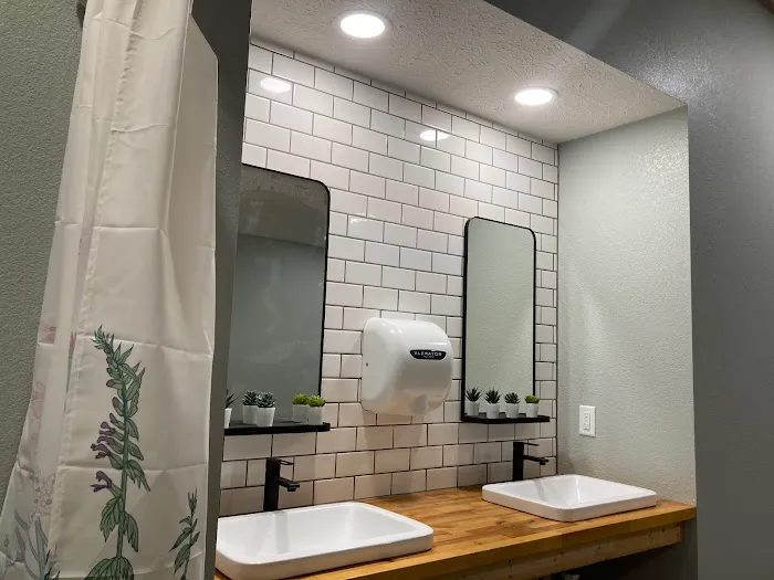 Kimmys At Caplinger Picture 1