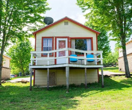 Riverview Resort - Cabin #3