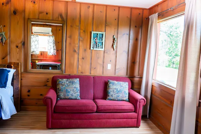 Riverview Resort - Cabin #3 Picture 4