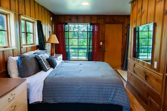 Riverview Resort - Cabin Rental #4 Picture 9