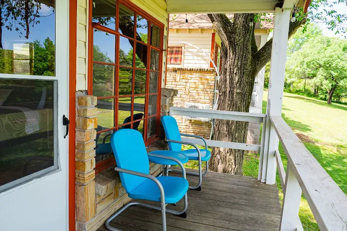 Riverview Resort - Cabin Rental #4 Picture 4