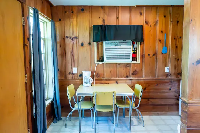 Riverview Resort - Cabin Rental #4 Picture 8