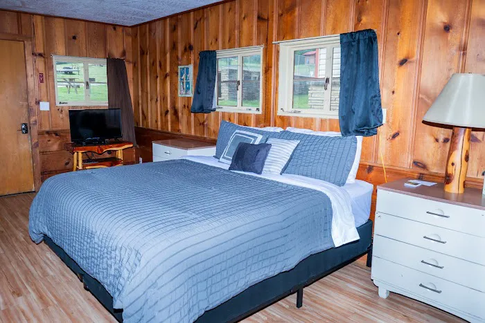 Riverview Resort - Cabin Rental #4 Picture 7