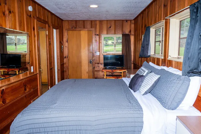 Riverview Resort - Cabin Rental #4 Picture 5