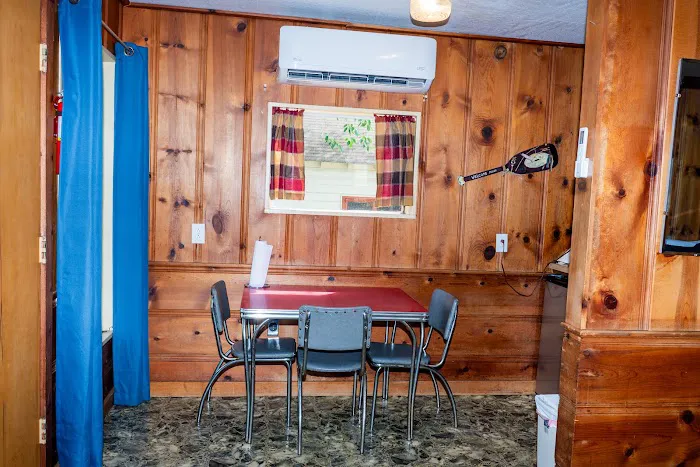 Riverview Resort - Cabin Rental #5 Picture 6