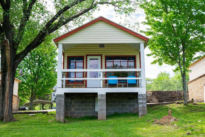Riverview Resort - Cabin Rental #5 Picture 4