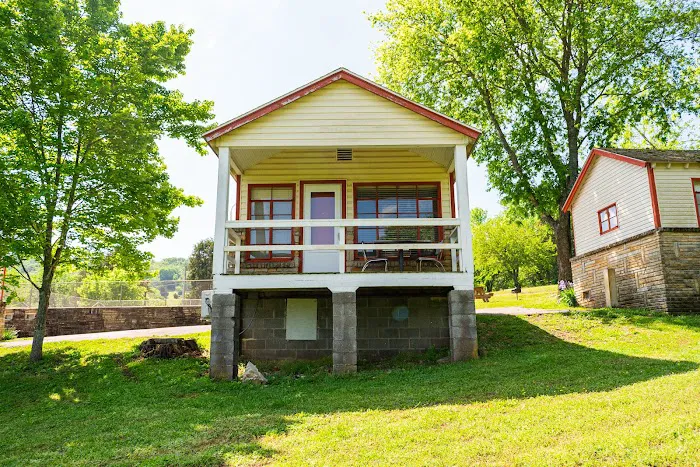 Riverview Resort - Cabin Rental #7 Picture 2