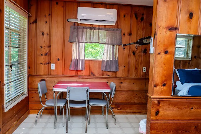 Riverview Resort - Cabin Rental #7 Picture 5