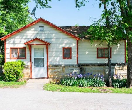 Riverview Resort - Cabin Rental #8