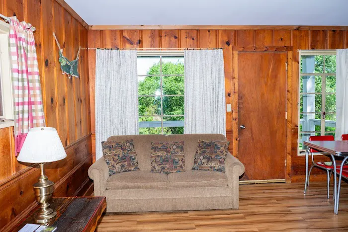 Riverview Resort - Cabin Rental #8 Picture 7