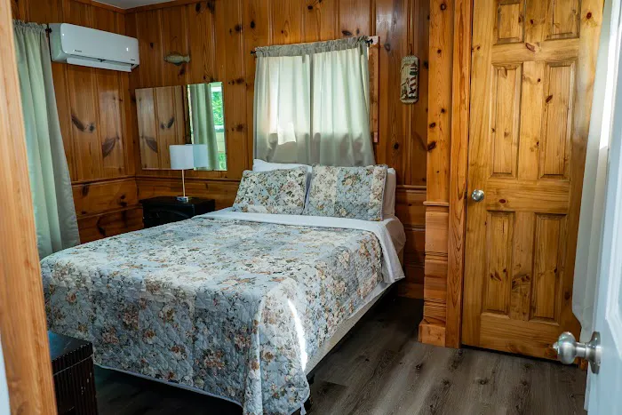 Riverview Resort - Cabin Rental #10 Picture 7