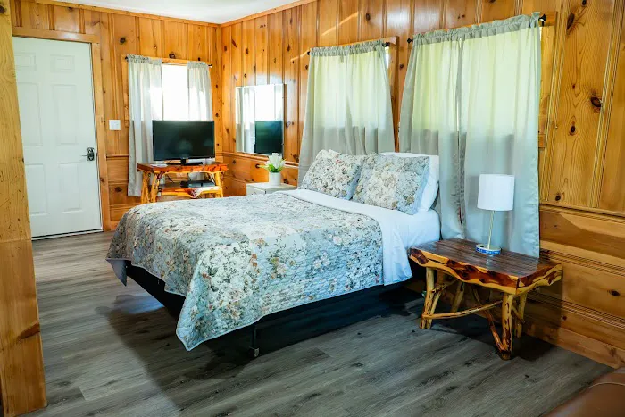 Riverview Resort - Cabin Rental #10 Picture 5