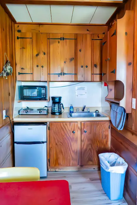 Riverview Resort - Cabin Rental #1 Picture 3