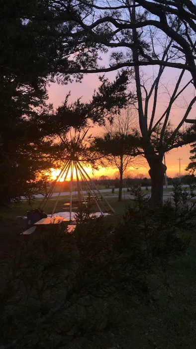 EDGE OF THE WOODS RV PARK AND CAMPGROUND Picture 2