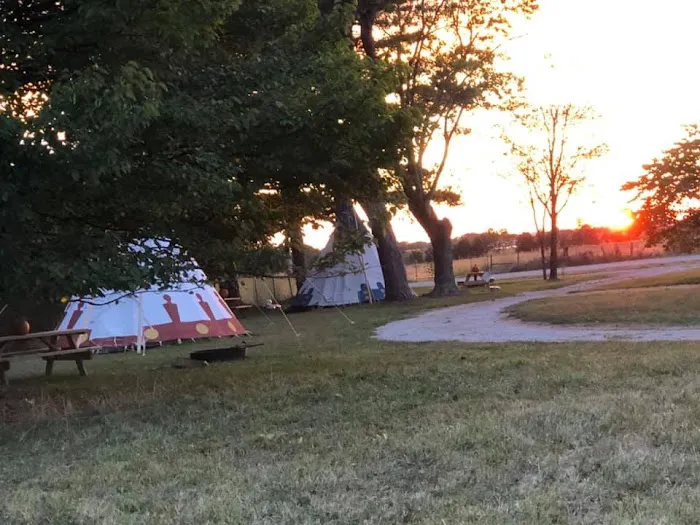 EDGE OF THE WOODS RV PARK AND CAMPGROUND Picture 1