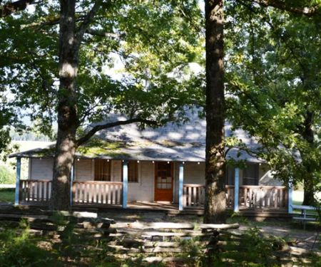 Mulberry Mountain Lodging & Events