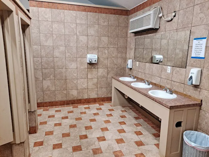 Mulberry Mountain Lodging & Events Picture 3