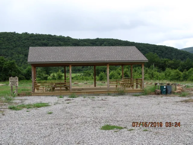 Round the Bend Pavilion Picture 1